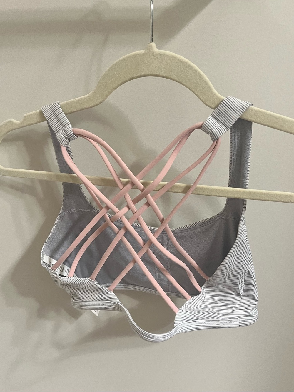 Lululemon Free To Be Bra Heathered Gray Stripe Pink Bliss Strappy Back Size 6 - Picture 5 of 5